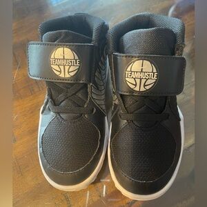 Nike unisex-child Team Hustle D sz 10c